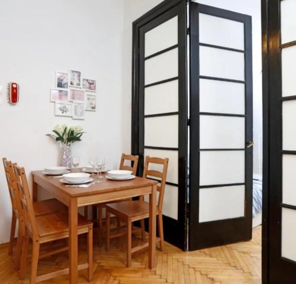 Charming Vintage Apartment Bukarest